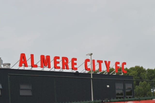 Almere City presenteert international: 'Het is een prachtige kans voor mij'